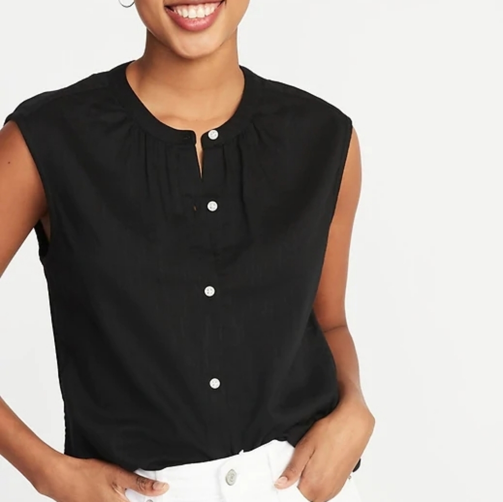 NWOT sleeveless blouse